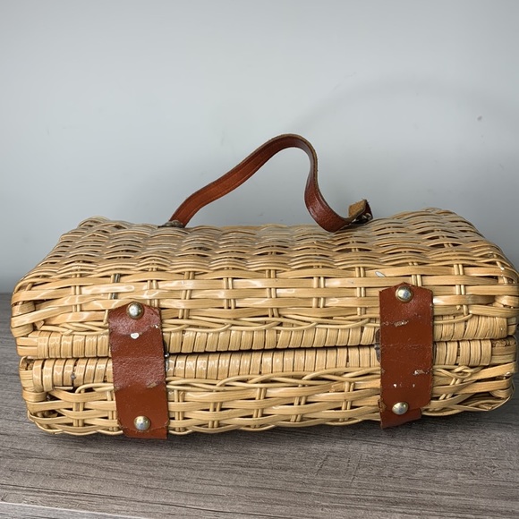Vintage/Retro Natural Wicker Leather Trim Purse - Picture 5 of 11